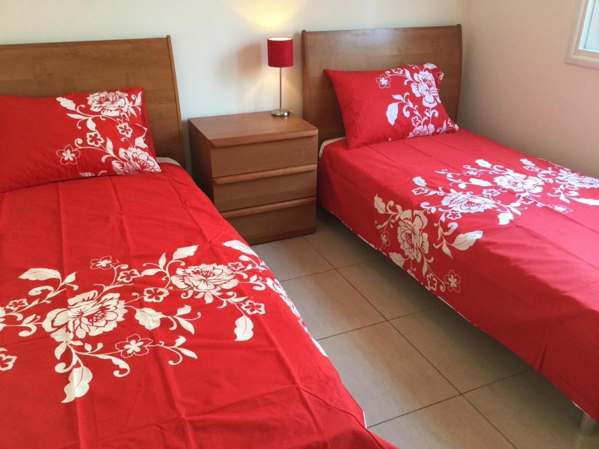 Poolside 2 Bedroom Apt, Paphos Riviera, Universal Area Eksteriør billede